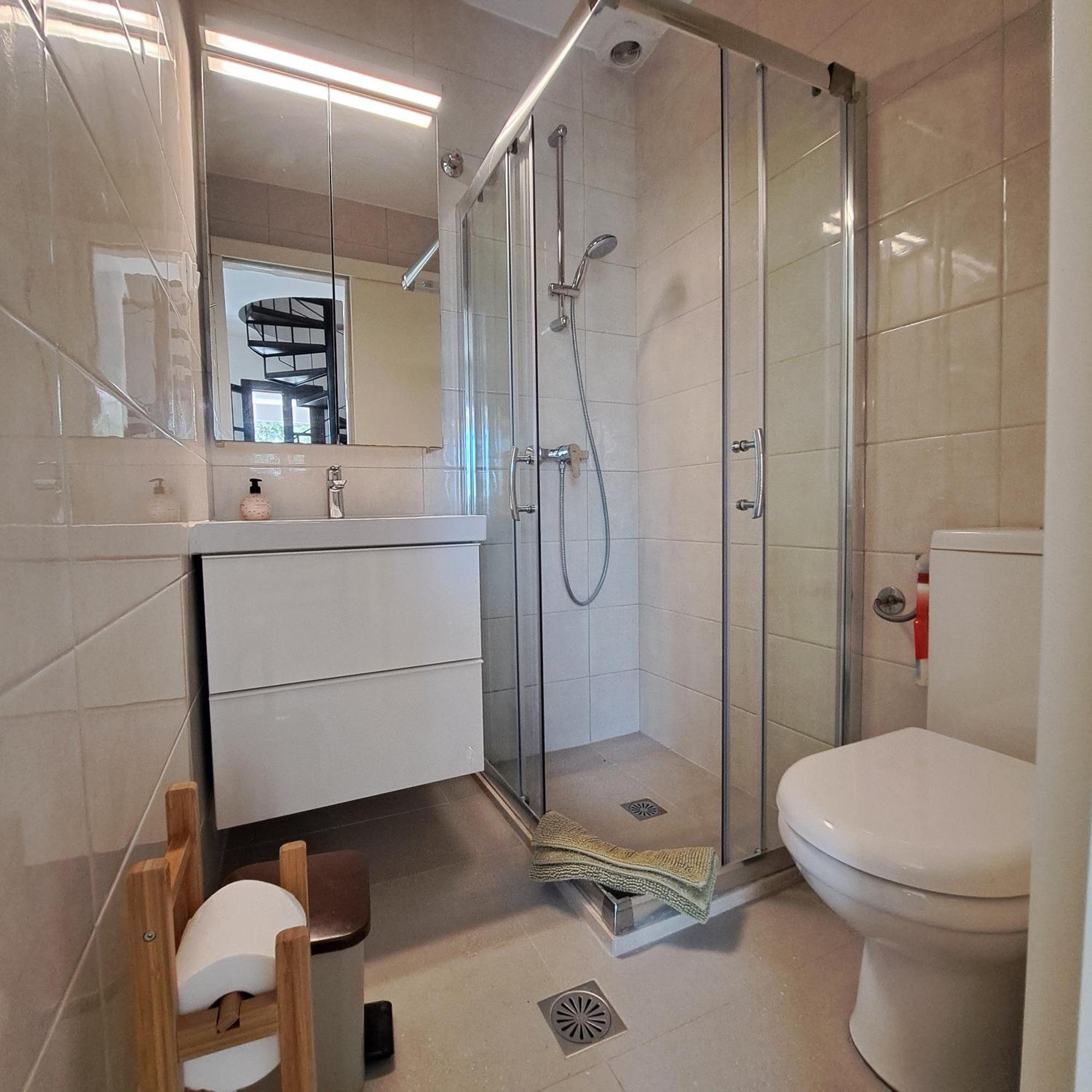 Apartament Kerasia - 4 & *