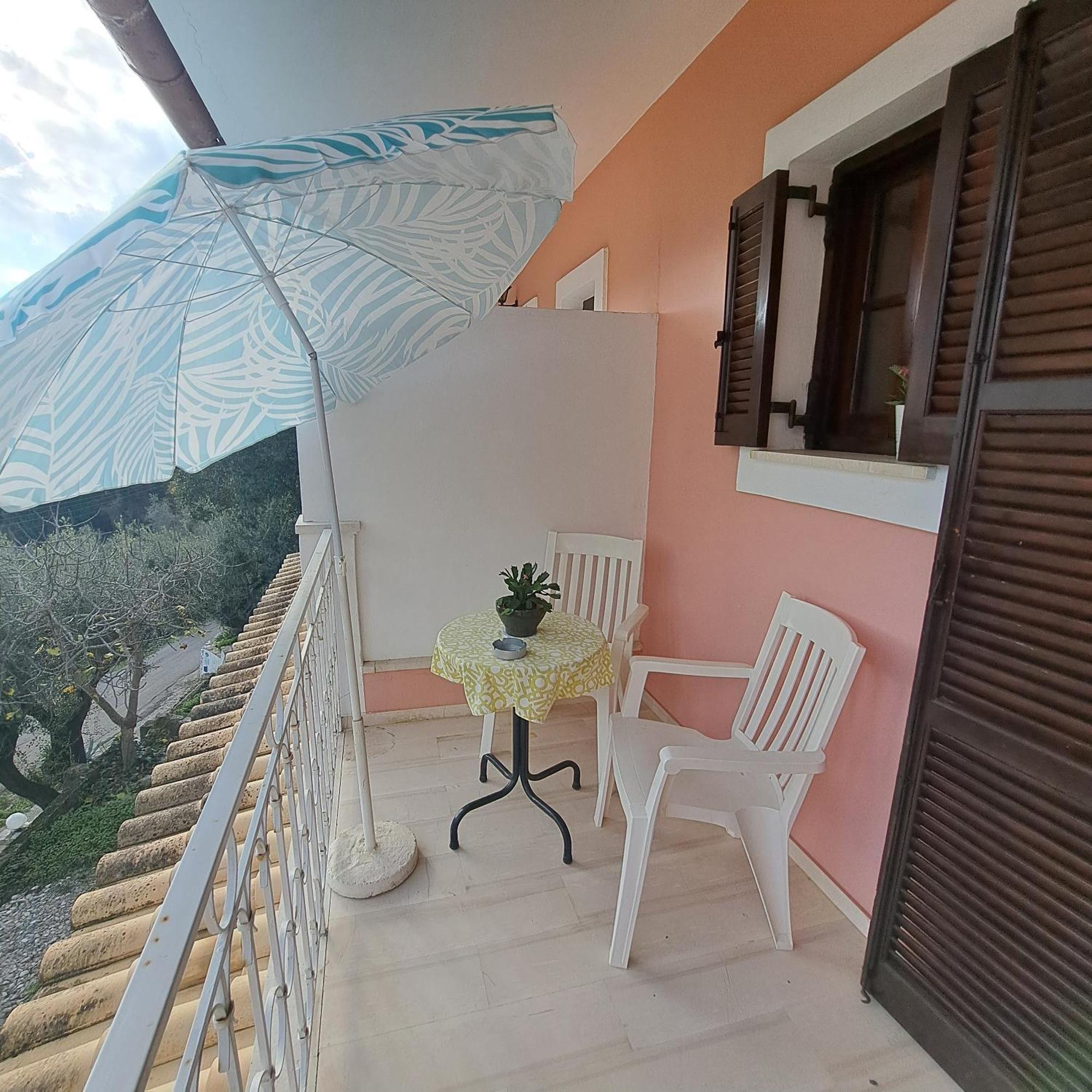 Apartament Kerasia - 4 & *