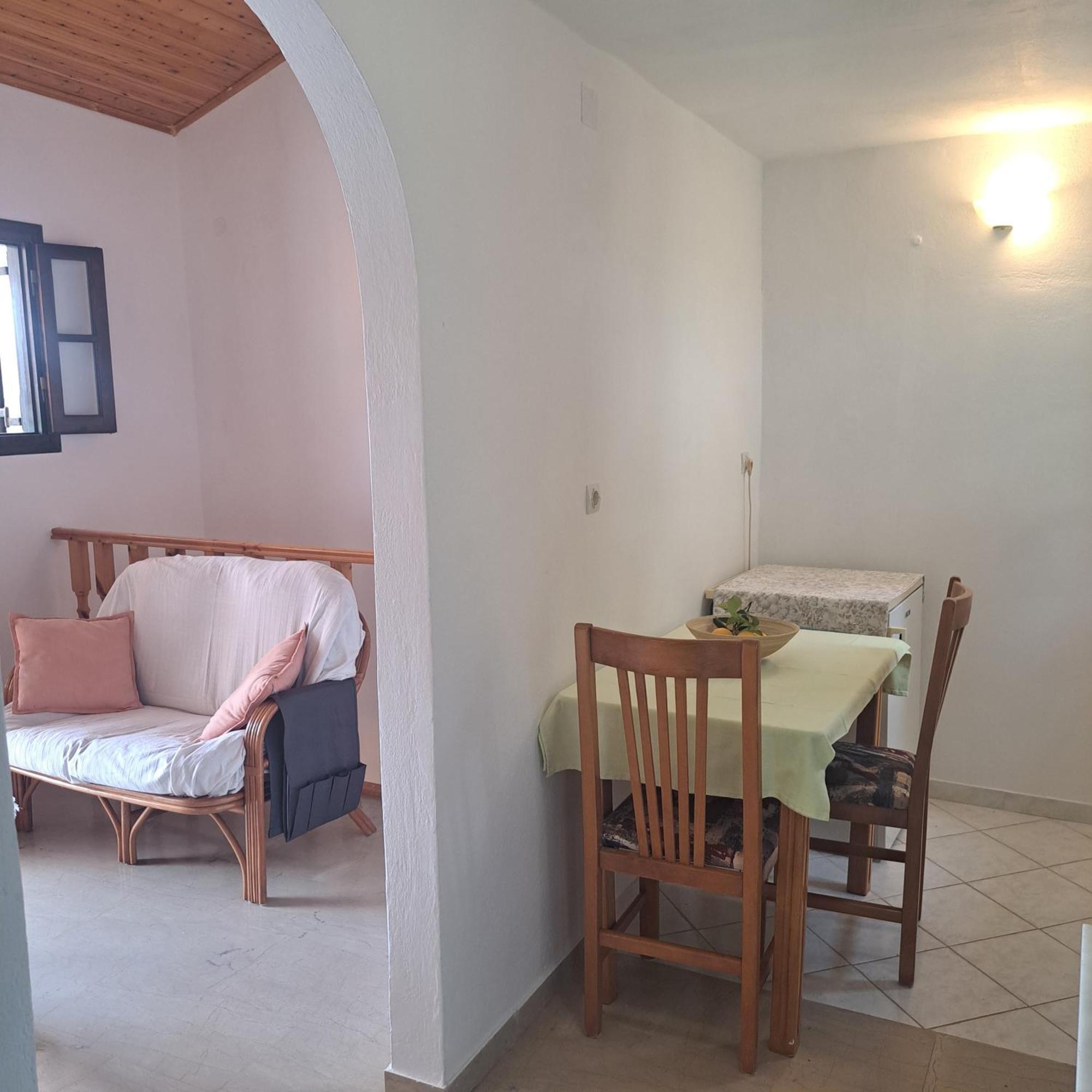 Apartament Kerasia - 4 &