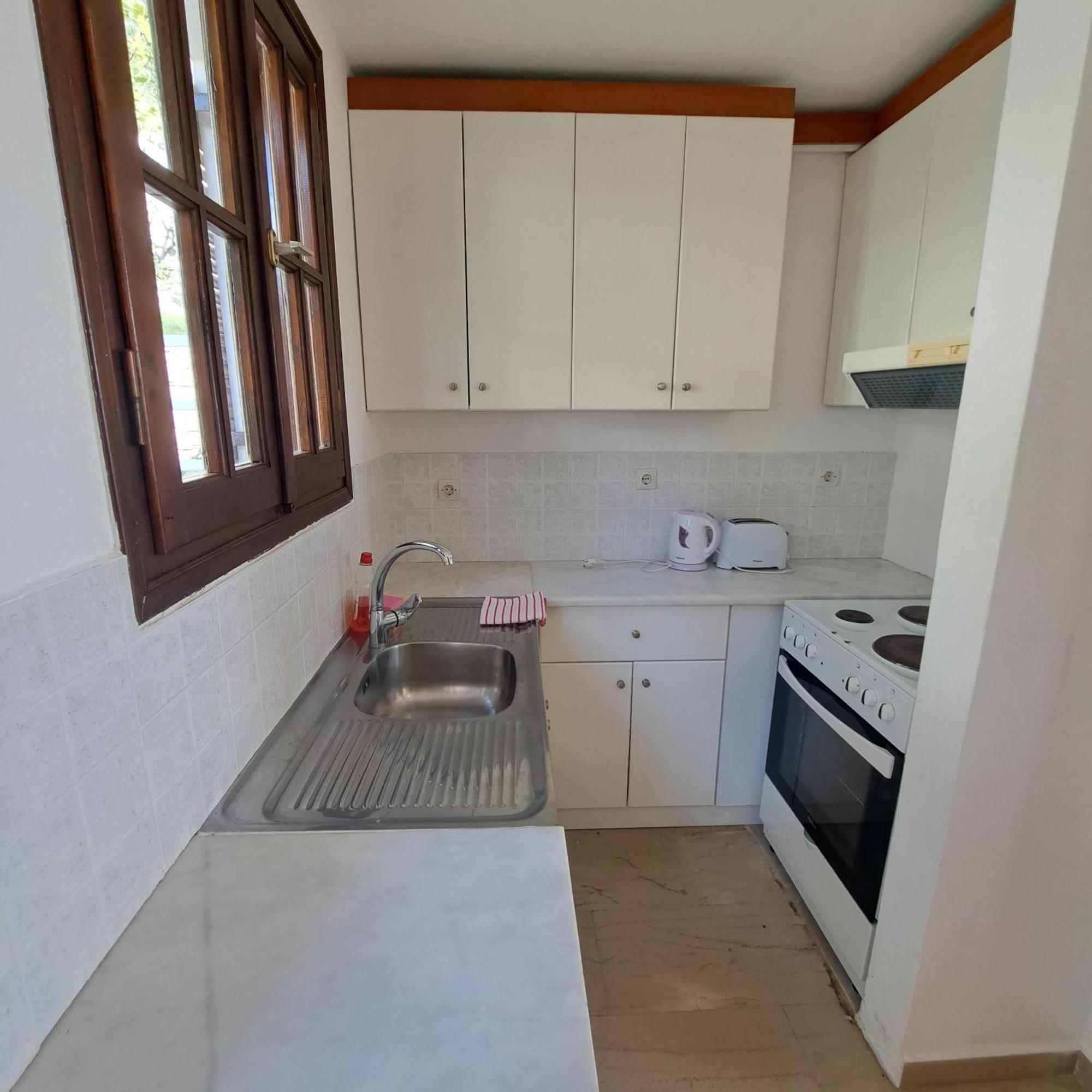 Appartement Kerasia - 4 & *